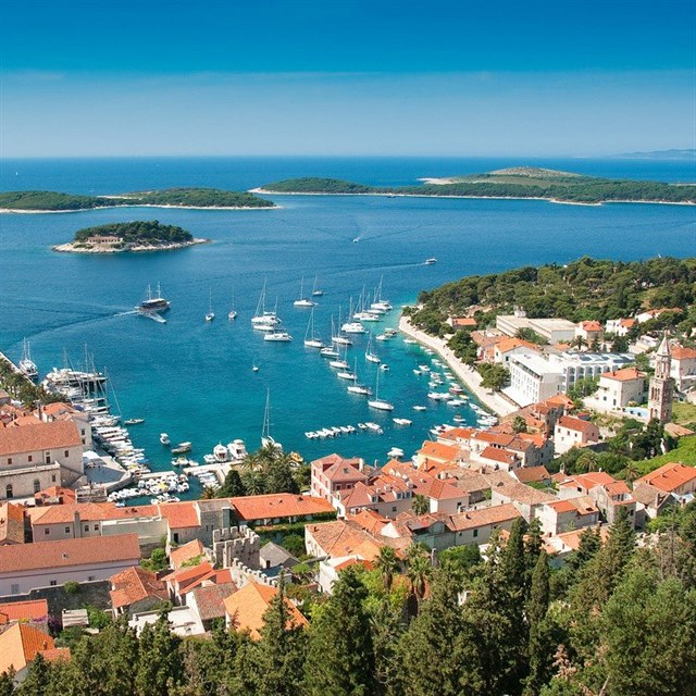 Chorvatsk ostrov Hvar pat mezi oblben cle tak eskch turist.