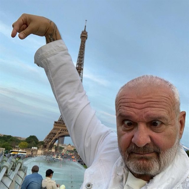 Rytmus jako Goro, b�l� pes...