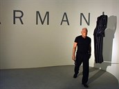 Giorgio Armani neml na rích ustláno na rozdíl od nkterých jiných návrhá.