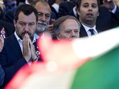 Italský ministr vnitra Matteo Salvini a zahranií Enzo Moavero Milanesi nemají...