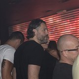 Jaromír Jágr byl na oslavě DJ Uwy přímo v obležení žen.