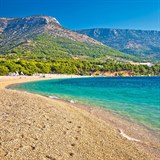 Moře u chorvatské pláže Zlatý Roh zamořily fekálie!