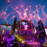 Festival Tomorrowland v Belgii pilk kad rok vc ne 100 tisc divk.