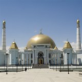 Turkmnsk metropole Achabad je pln palc a monument.