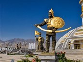 Turkménská metropole Achabad je plná památník.