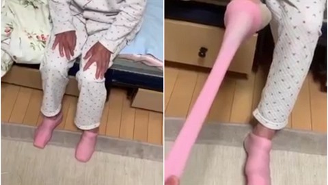 Babča si spletla ponožky, nandala si umělé vagíny.