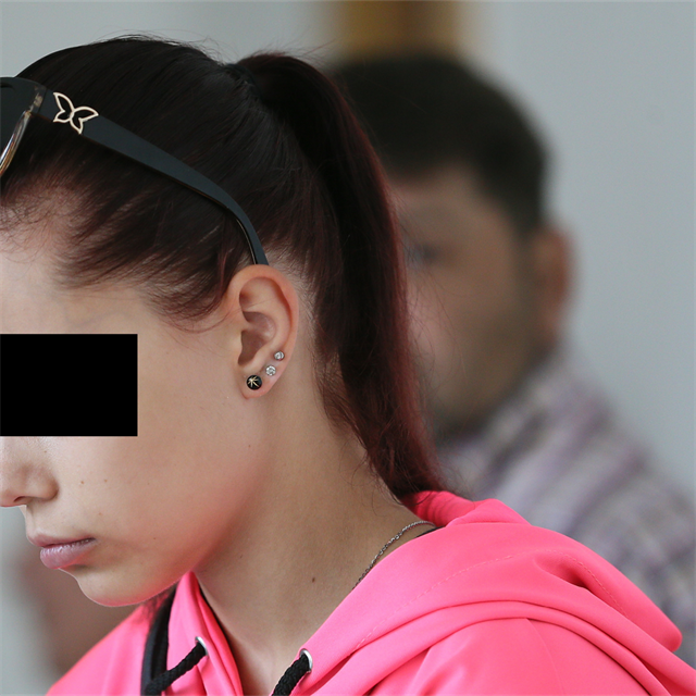 Simona T. bhem soudu s expartnerem Josefem Kuou