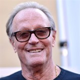 Zemel herec Peter Fonda.