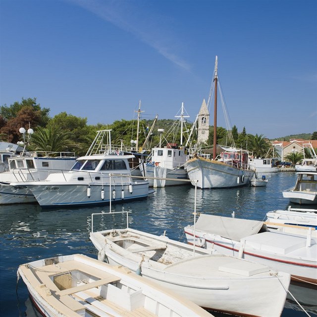 Obyvatel Ugljanu i turist jsou v oku, kanalizan stoky toti ve velkm...