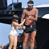 David Beckham ske do vody s dcerou Harper.