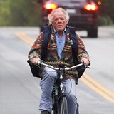 Nick Nolte posledn dobou jezd hodn na kole.