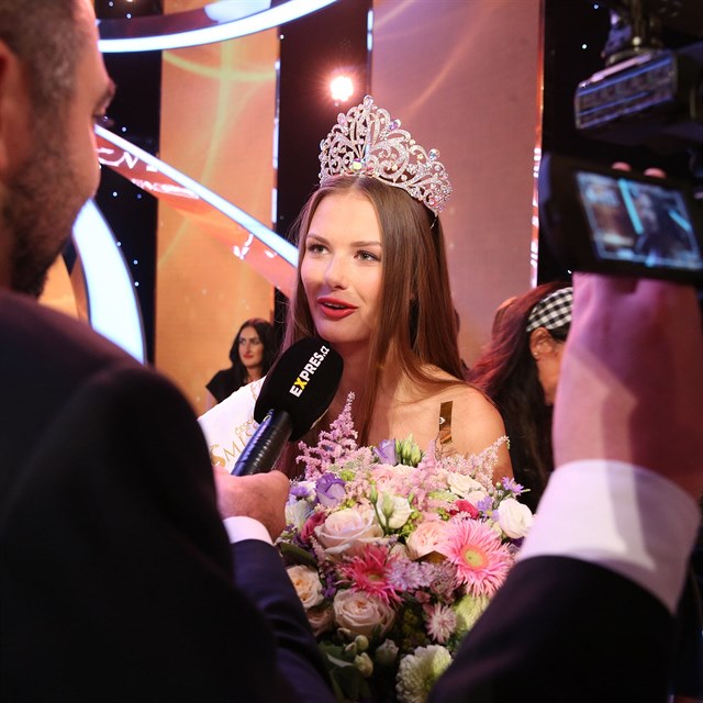 Klra Vavrukov se stala esko-Slovenskou Miss 2019. Hlasovn se ale dvakrt...