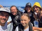 Monacký princ Pierre Casiraghi se s Gretou Thunberg plaví na ekologické jacht....