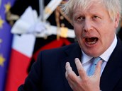 Britský premiér Boris Johnson se oste pustil do migrant.