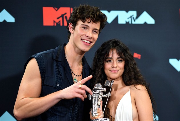 Camila a Shawn vyhráli na VMAS cenu