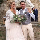 Šťastní novomanželé Peter Pecha a Kateřina Sedláková.