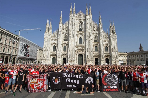 Do Milána dorazily ti tisícovky slávistických fanouk.
