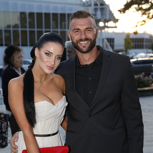 Andrea se st�huje do domu Petra Pla�ka.