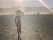 Helena Houdová na alternativní festivalu Burning Man
