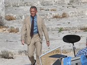 Nový James Bond vypadá podle fotek z natáení fakt super.