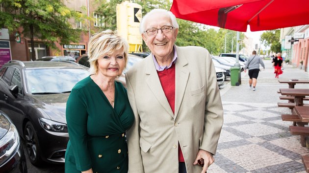 Gustav Oplustil dorazil na k�est kalendá�e ve skv�lé nálad�.