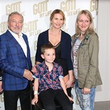 Lucie a Jan s Karlem Gottem a jeho manželkou Ivanou
