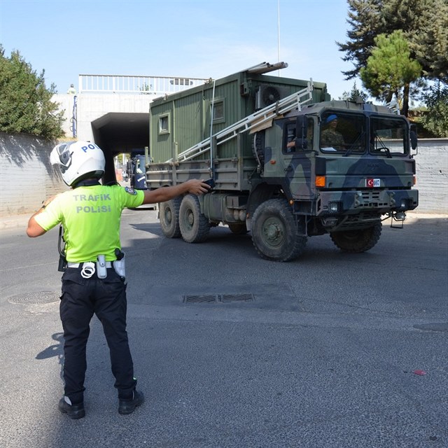 Turecko vpadlo do Srie, Erdogan to maskuje za osvobozen do terorist....