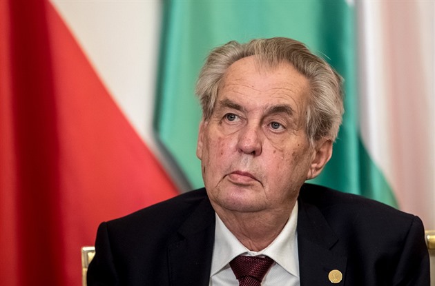 Prezident Zeman míí do nemocnice. O co jde?