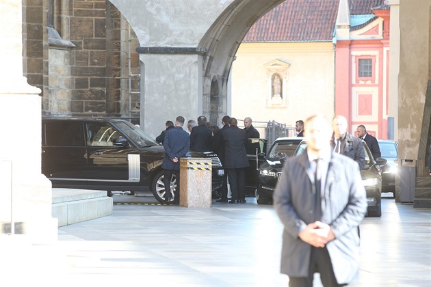 Do katedrly dorazil prezident Milo Zeman s manelkou Ivanou.