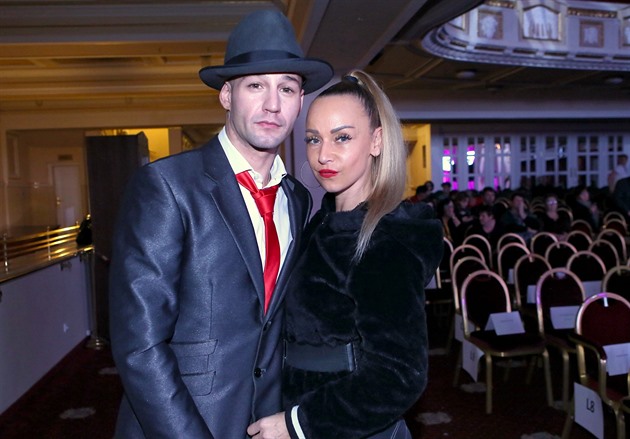 Sámer Issa s přítelkyní Pavlínou Kohoutovou na galavečeru La Sophia v hotelu Ambassador