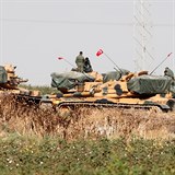 Turci a jejich tanky.