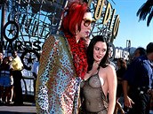 Rose McGowan s Marilynem Mansonem v roce 1998