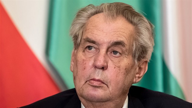Prezident Zeman míí do nemocnice. O co jde?
