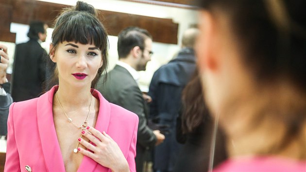 Sandra piznala, e se cítila jako princezna.
