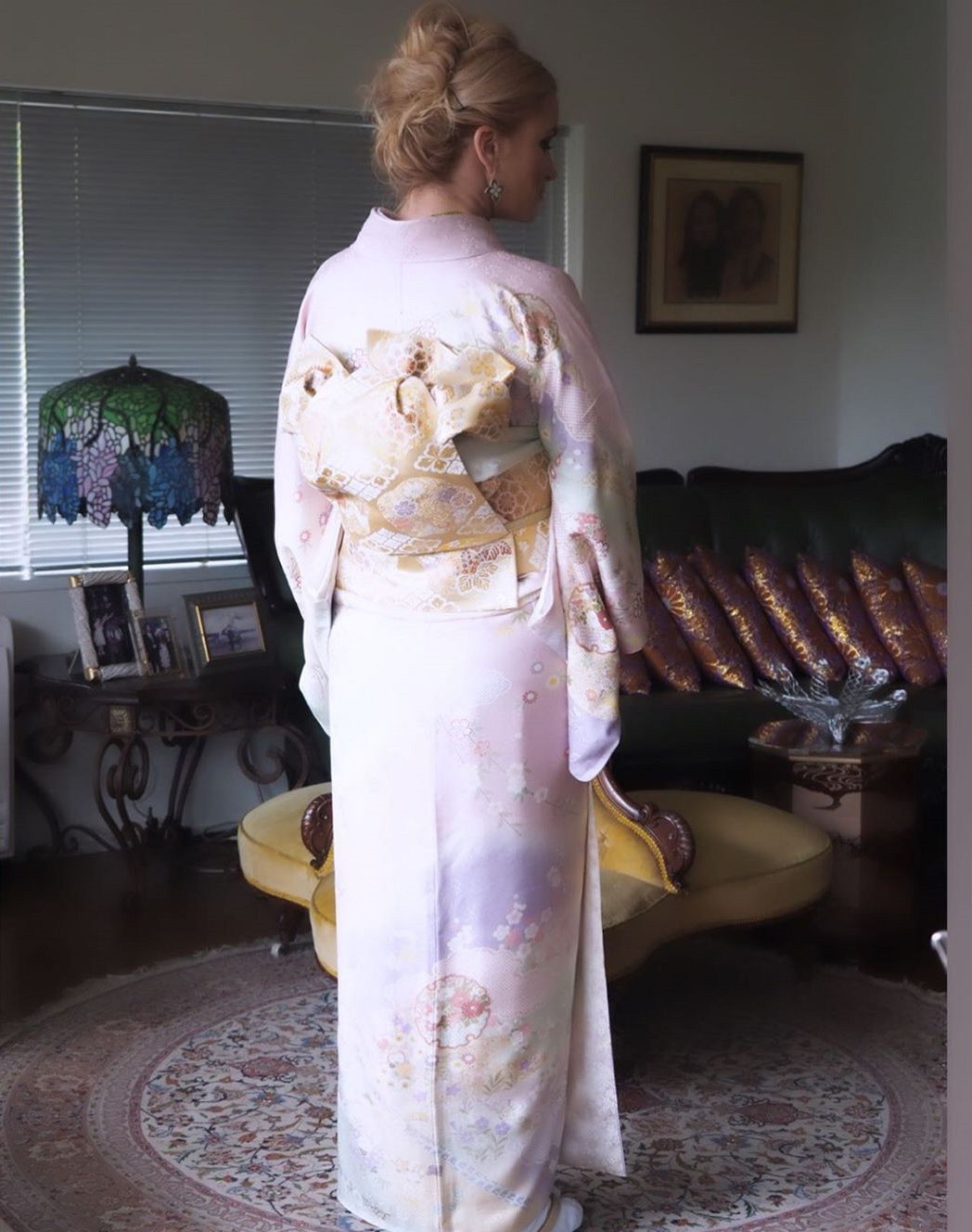 Monika Babišová v kimonu.