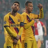 Lionel Messi a jeho kolega z Barcelony Arthur