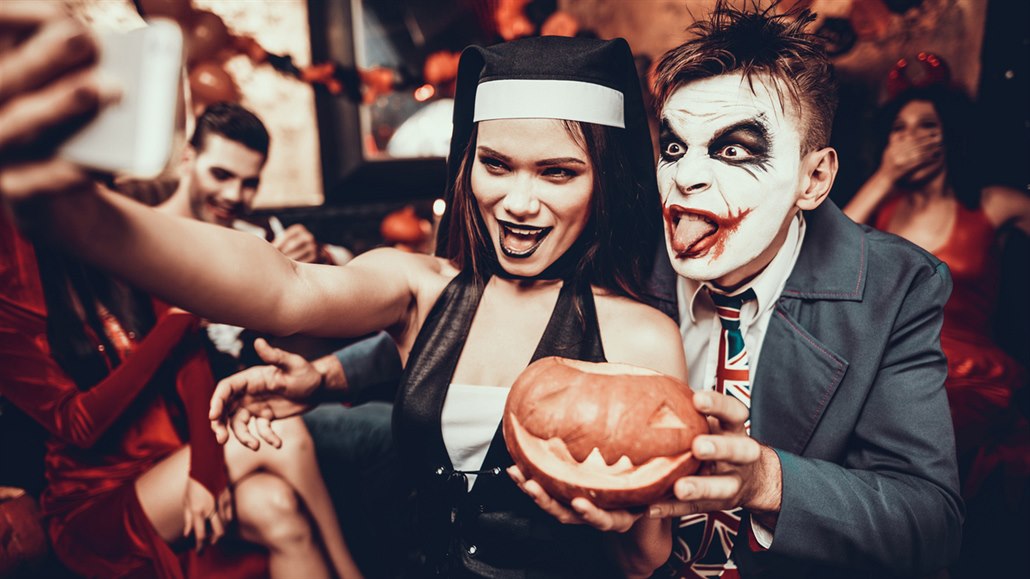 Zábava na Halloween! 10 nej vystřelených halloweenských kostýmů pro páry! |  Články | OCKO.TV