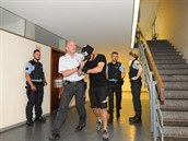 Znalci u soudu ve Freiburgu zkoumají, zda dívka náhodou hromadný sex s migranty...