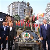 V Turecko odhalili Josefu Šuralovi sochu.