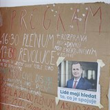 Studenti FF Univerzity Karlovy protestovali tak proti rektorovi.