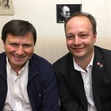 Senátor Václav Láska se svým kamarádem a sympatizantem Janem Hrušínským