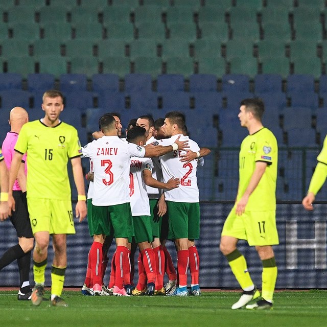 Premira v novch dresech dopadla zle. Fotbalist v zelenm prohrli v...