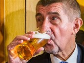 Andrej Babie chce sníit DPH na pivo.