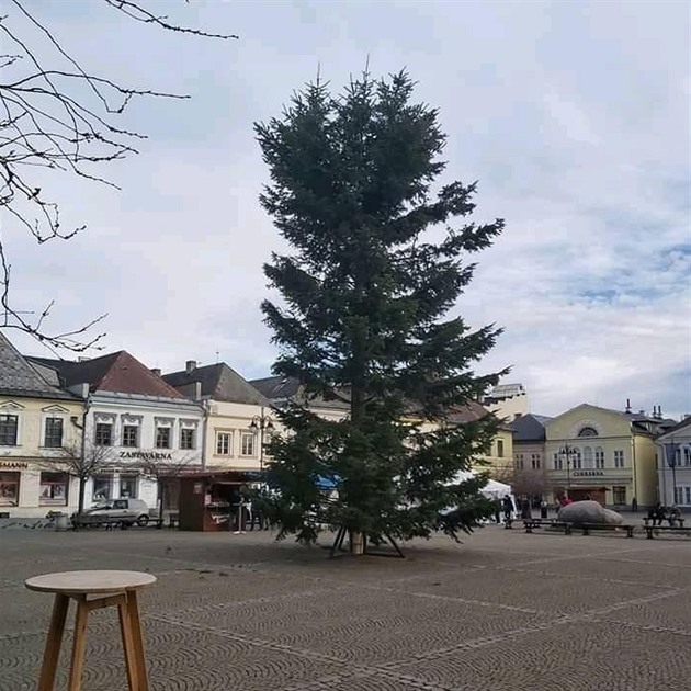 Aktuln nejhor strom je k vidn v Bruntlu.