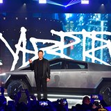 Elon Musk při prezentaci nového pick-upu od Tesly.