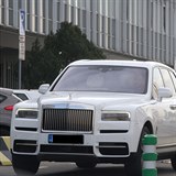 Leo Mare si podil nov vz. Po sporcch zvolil nov SUV Rolls-Royce...