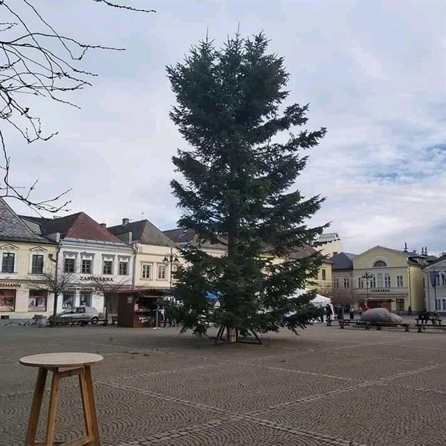 Aktuln nejhor strom je k vidn v Bruntlu.