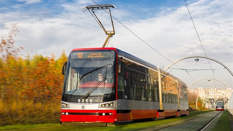 Tramvaje koda 15T dlají Praze zatím samé starosti. Stály pitom kolem dvaceti...