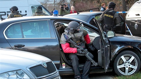 Zábry z policejního zásahu ve Fakultní nemocnici Ostrava.