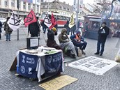 Rebelové naden protestují v centru Prahy.